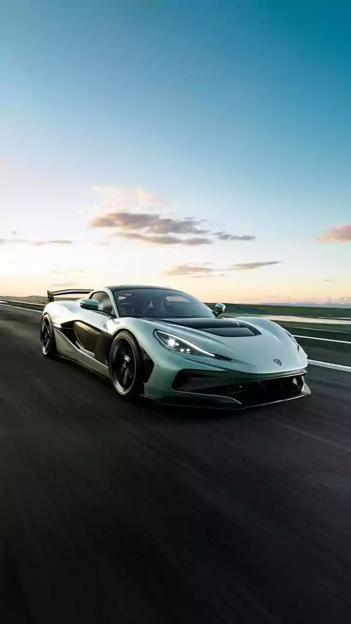 2026's Pinnacle of Speed: 5 Hypercars Redefining Automotive Velocity