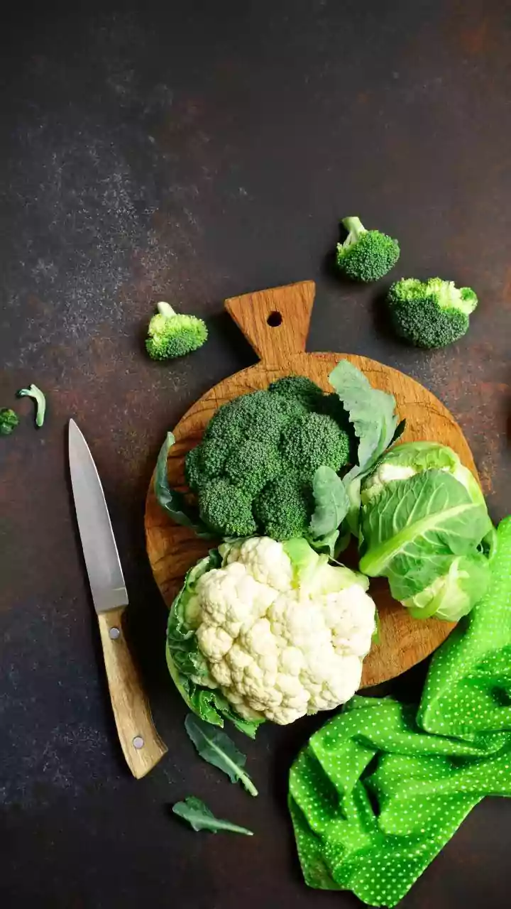 How Quick Steaming Safeguards Cruciferous Polyphenols Better Than High-Heat Stir-Frying