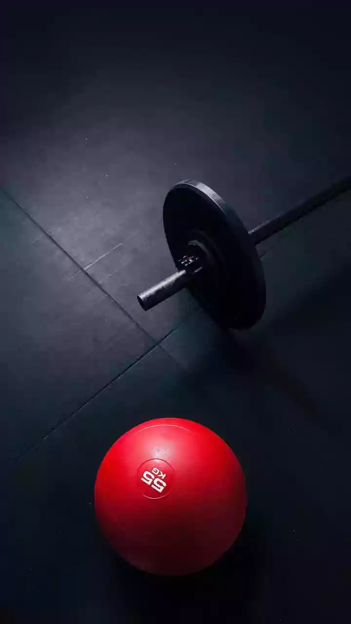Lesão na musculação? O erro que quem tem mais de 40 anos comete antes de começar o treino