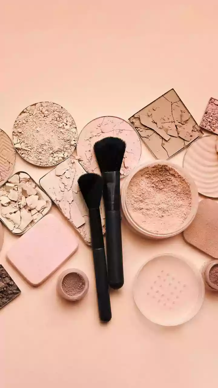 5 Kesalahan dalam Menggunakan Bedak Tabur yang Sering Dilakukan