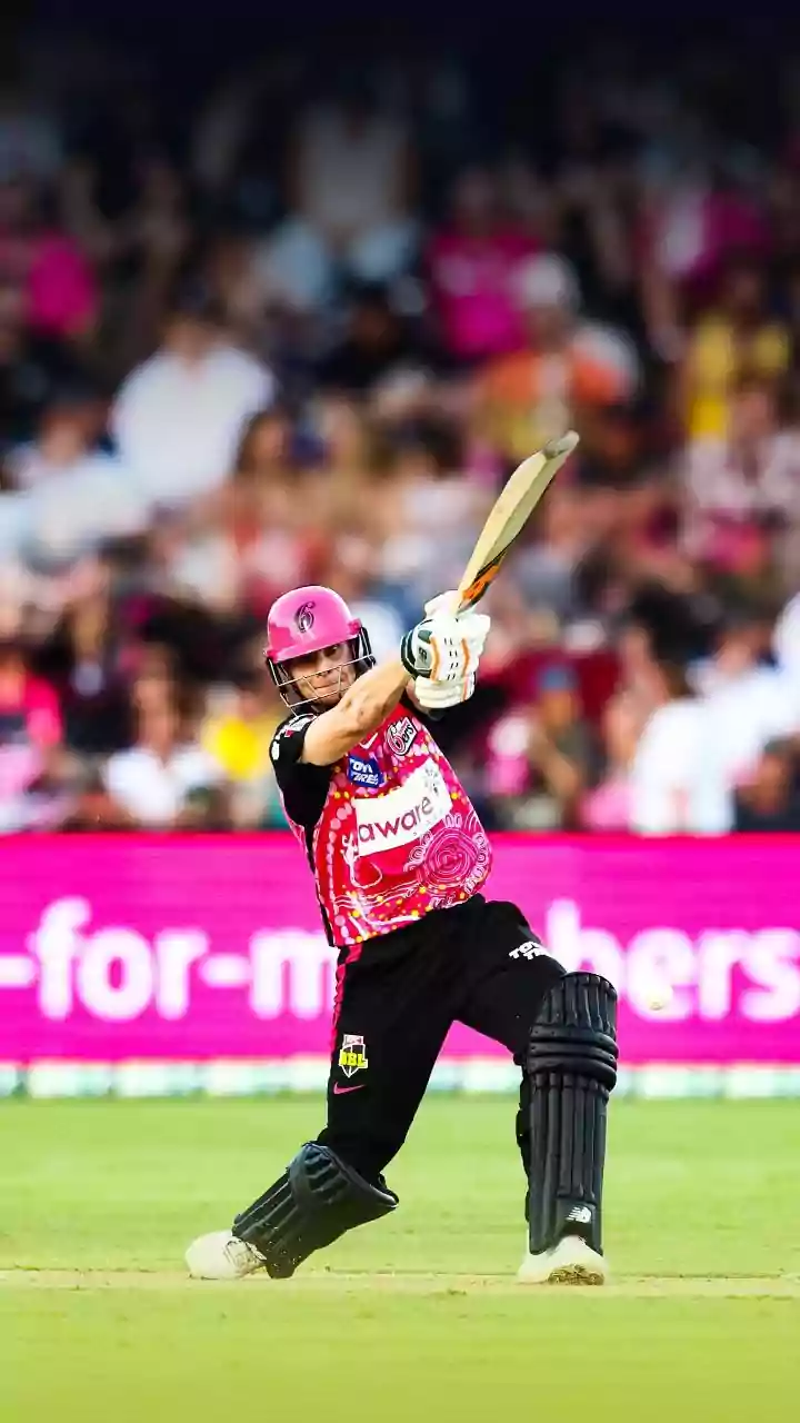 Watch : Steve Smith denies single to Babar Azam and does this