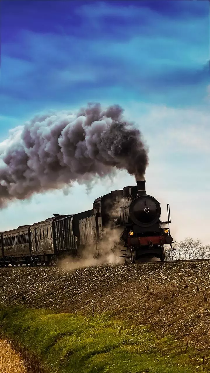 UP: Smoke detected in Muri express coach, train halted at Kaushambi