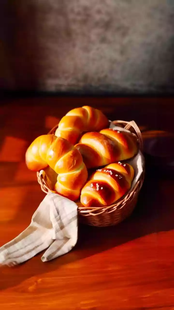 Pune's 169-Year Legacy: The Enduring Charm of Roat Bakers' Iconic Sweet Bread