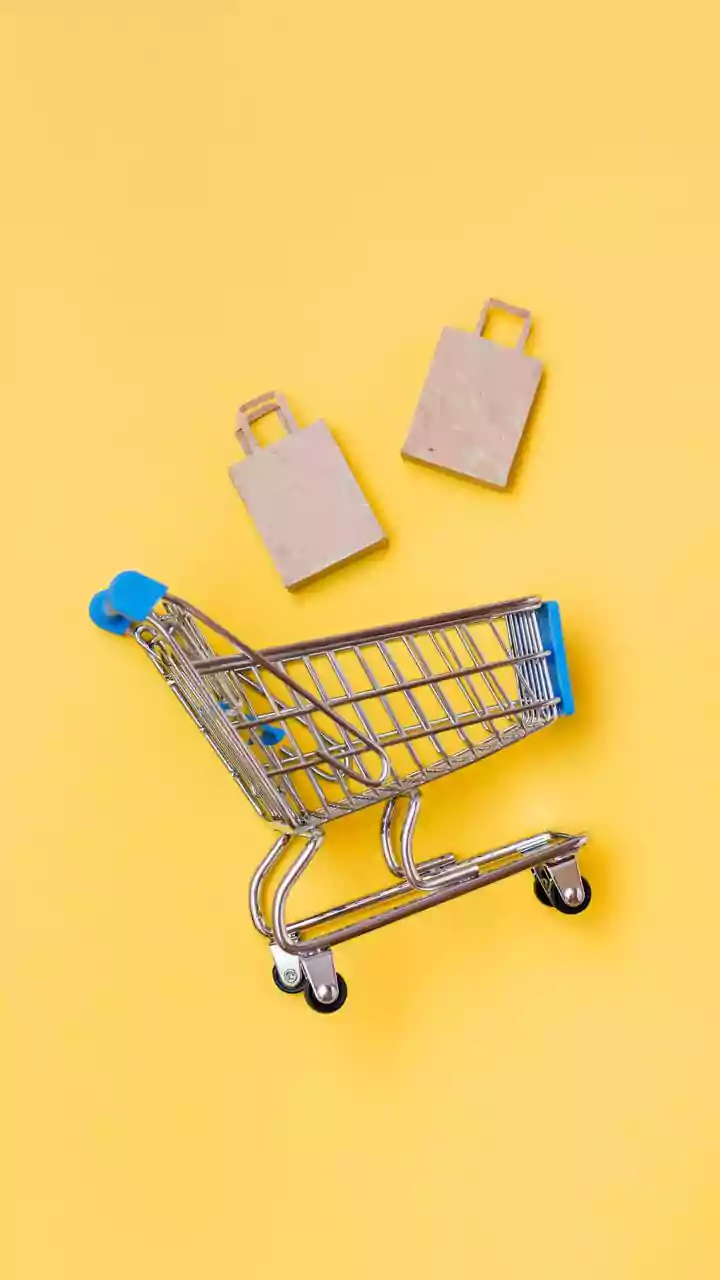 Indian E-commerce Soars: Festive Season Gears Up!