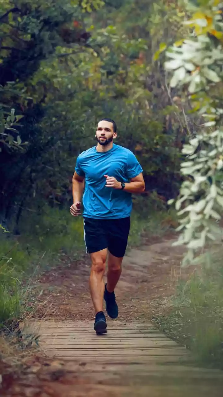 15-Minute Active Recovery Walks Help Manage Blood Sugar Spikes And Relieve Muscle Strain