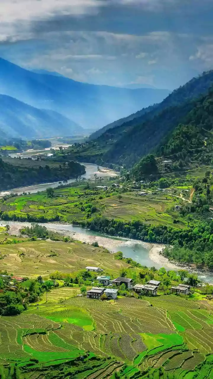 Nepal: Thieves steal cash from safe swept away in floods