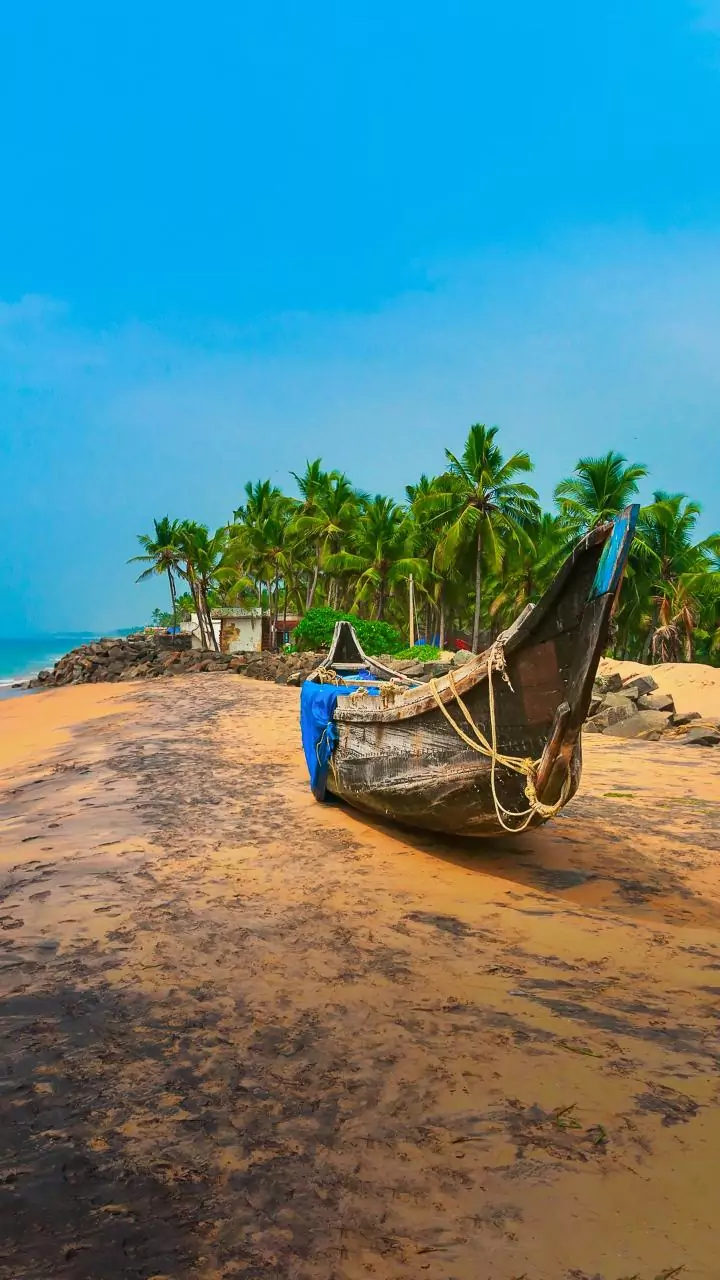 Coast Guard guides 985 fishing boats to safety ahead of cyclone in Bay of Bengal
