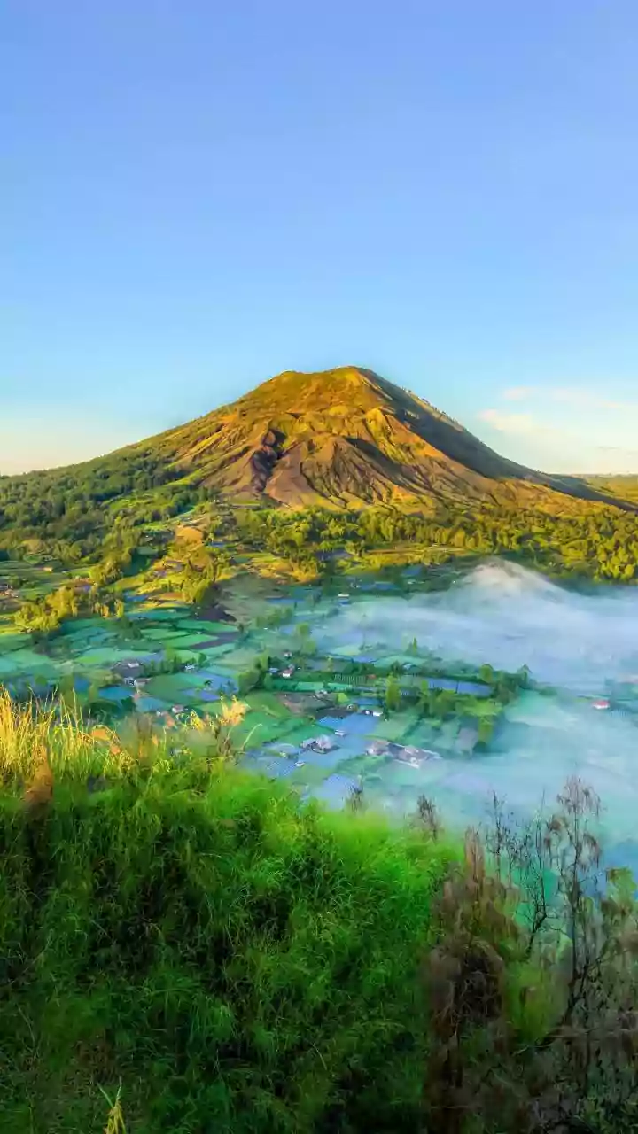 Mount Anak Krakatau Highlights Flight Cancellations