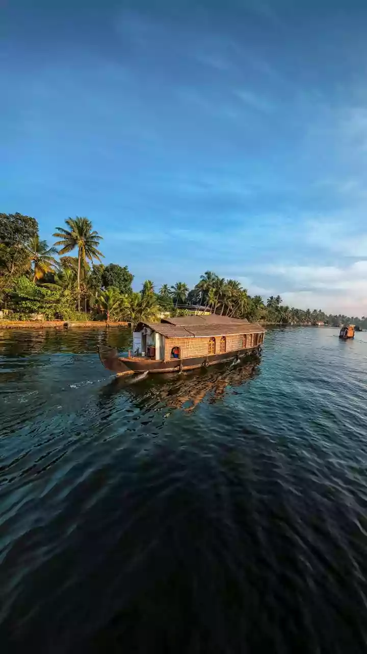 Kerala Govt To Accord Police Honours To Actor Sreenivasan; Final Rites On December 21