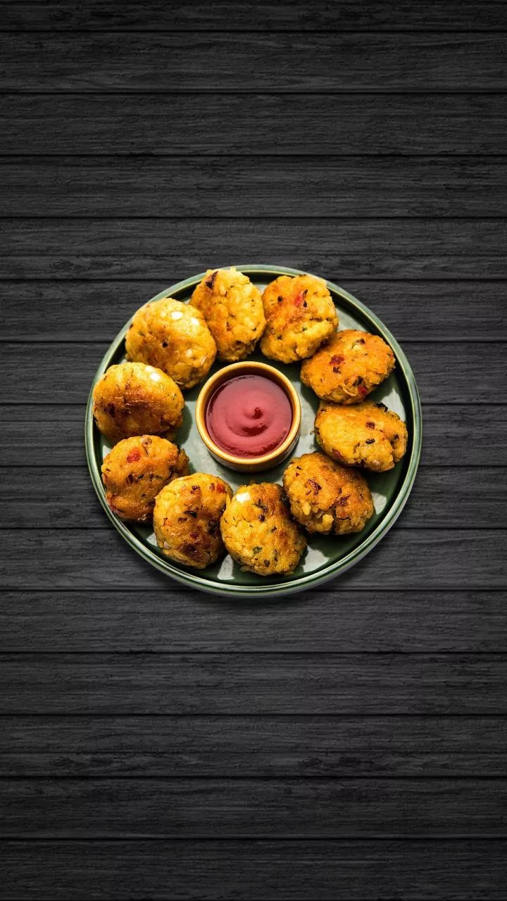 Metro foodies choose air fried lotus stem chips for healthy low fat afternoon snacking