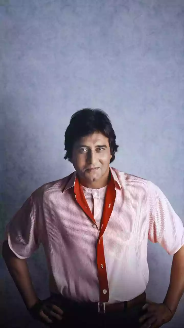 ‘He Smoked 40 To 80 Cigarettes A Day’: Vinod Khanna Battled Lung Cancer Before Bladder Cancer, Reveals Wife