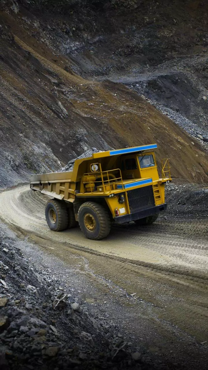 China descobre um mega depósito com cerca de 540 milhões de toneladas de minério de lítio, e esse volume muda rapidamente o cenário das baterias e ...