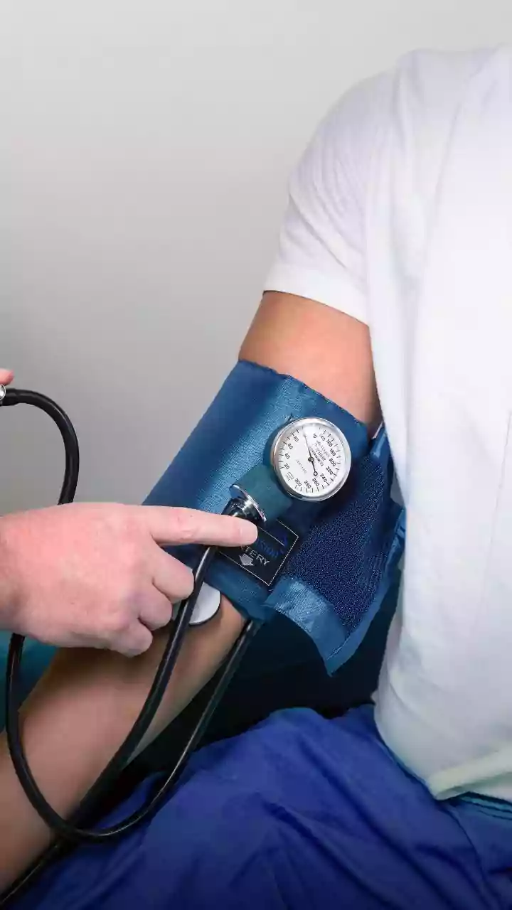 Como a pressão alta prejudica rins, próstata e função urinária