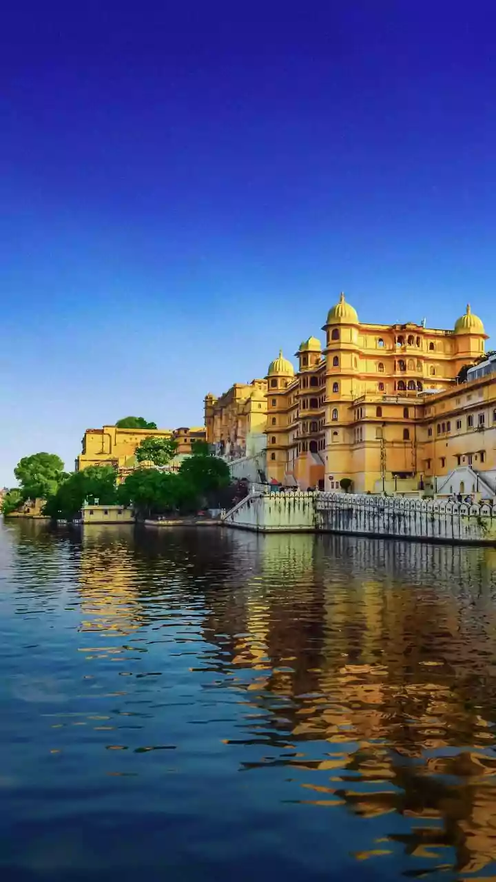 Exploring India's Wonders: Emotions to Embrace