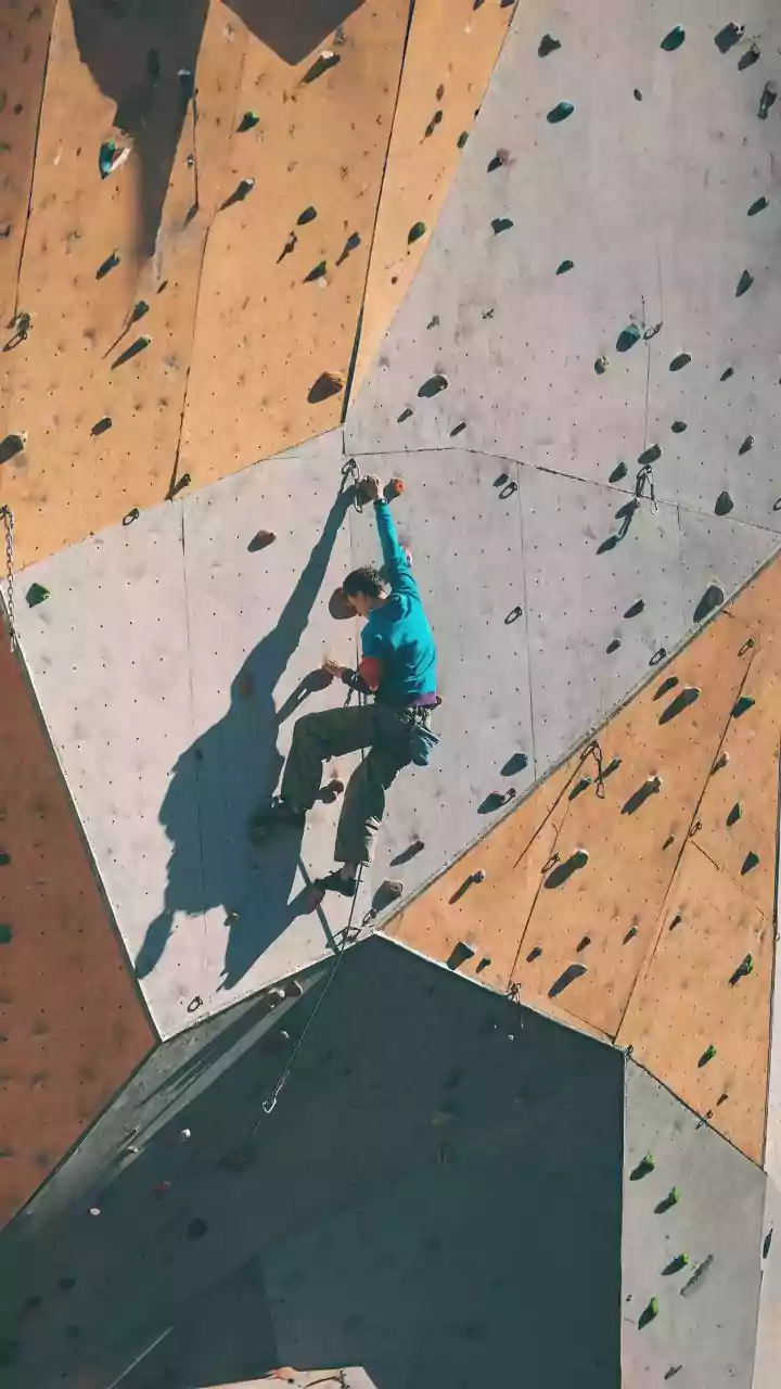 Orienteering v/s wall climbing: Which improves your decision-making skills?