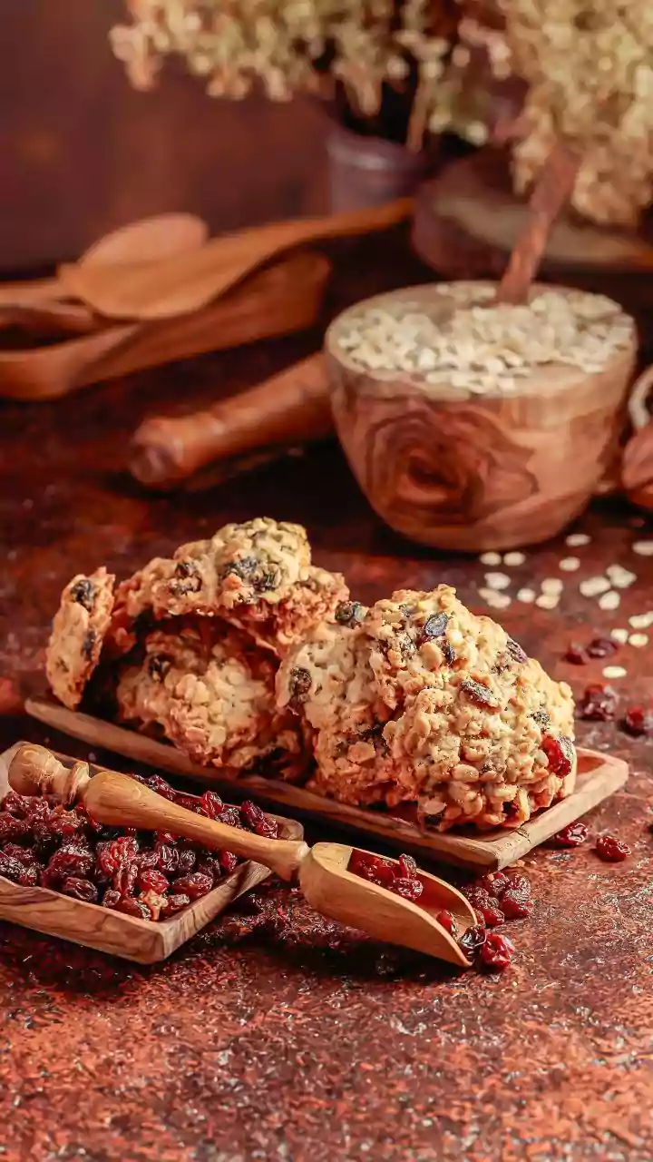 Quick and tasty: Raisin walnut cookies
