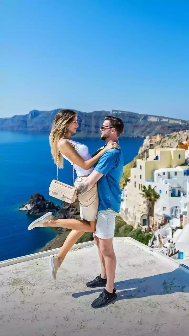 The White Lotus Effect: Unpacking Vacation Red Flags for Relationship Compatibility