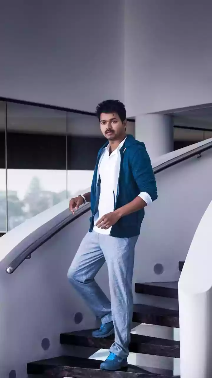 Thalapathy Vijay Ignores Reporter, Waves At Fans Outside CBI Office In Delhi - Watch