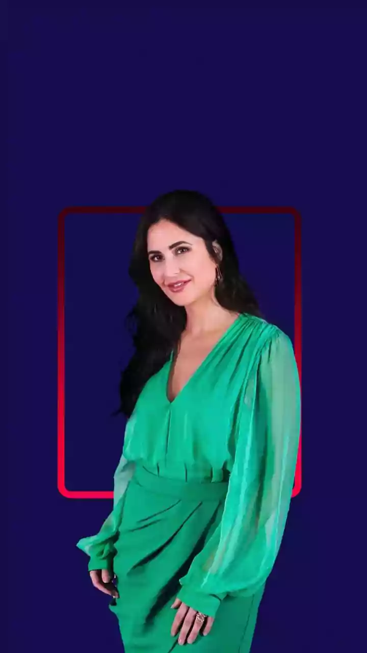 Vicky & Katrina: A Family's Joyful Announcement!