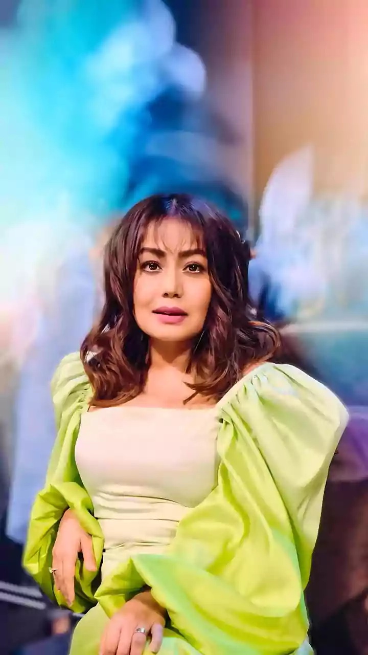 Neha Kakkar Declares Hiatus from ‘Relationships, Responsibilities, Work, and More’; Subsequently Removes Ambiguous Messages