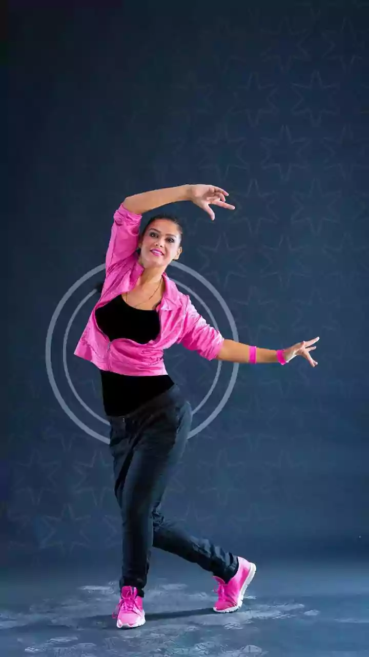 How Group Dancing Fosters Community While Improving Cardiovascular Health And Physical Stamina Naturally