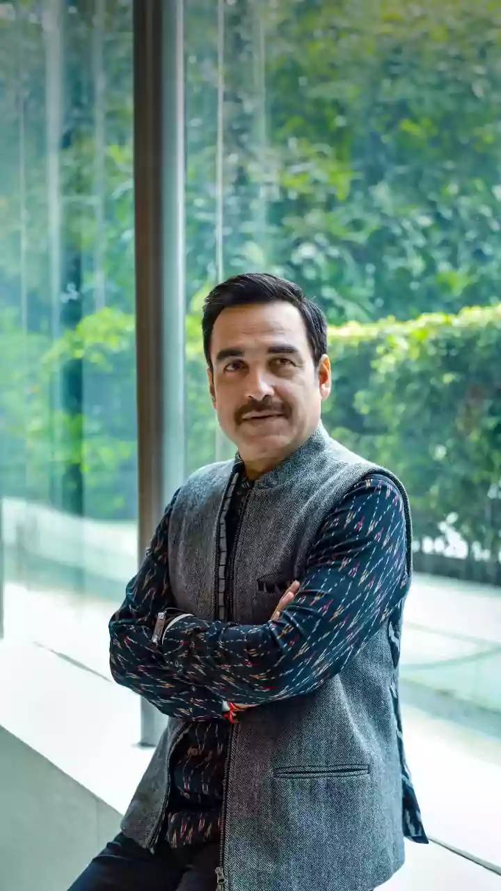 Mirzapur The Movie X Review: Pankaj Tripathi, Ali Fazal, Divyendu Deliver 'Mass Entertainment'; Ravi Kishan Shines