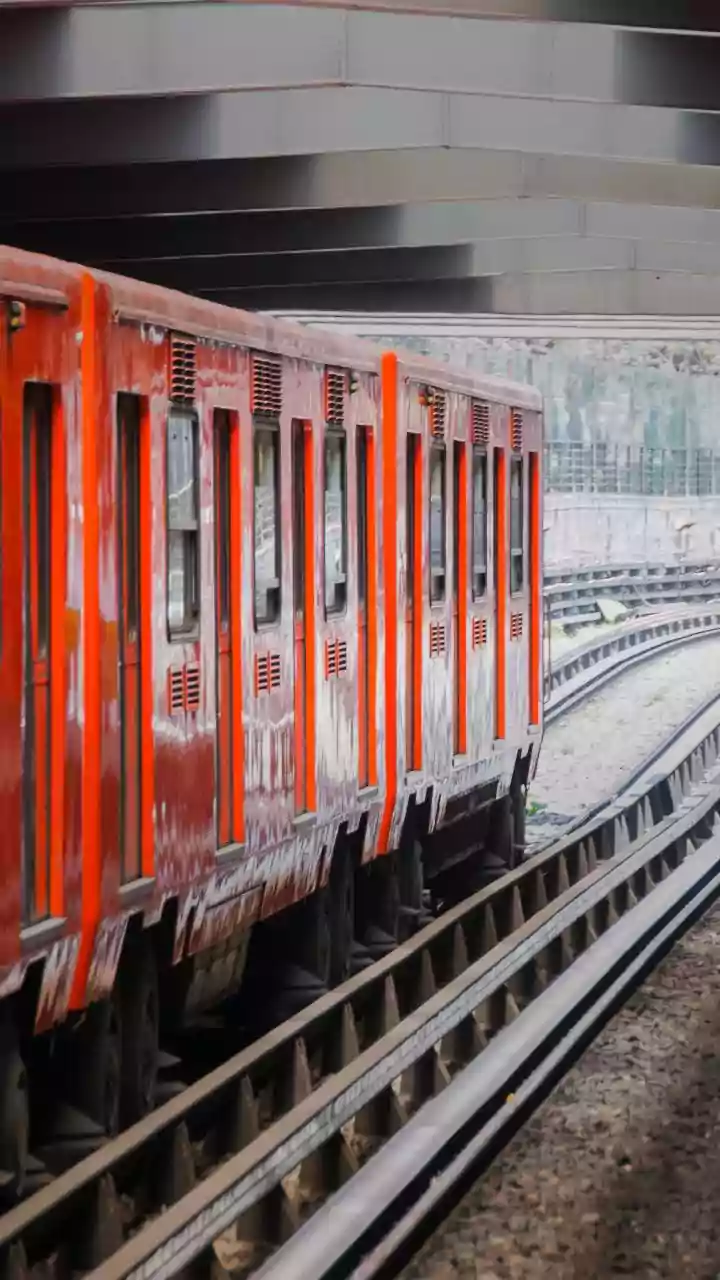 Western Railway Cancels 288 Local Trains On Jan 14–15 Due To Kandivali–Borivali 6th Line Mega Block