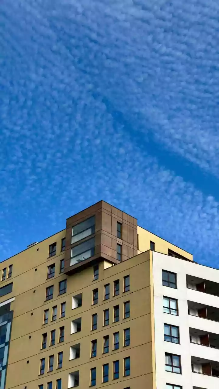 How Terrace Cool-Roof Coatings Prevent Heat Retention In High-Density Urban Buildings