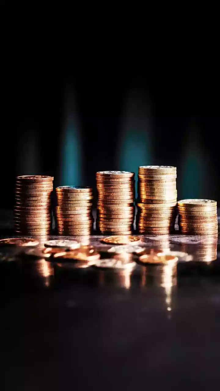 Rupee falls 6 paise to close at 90.29 against US dollar