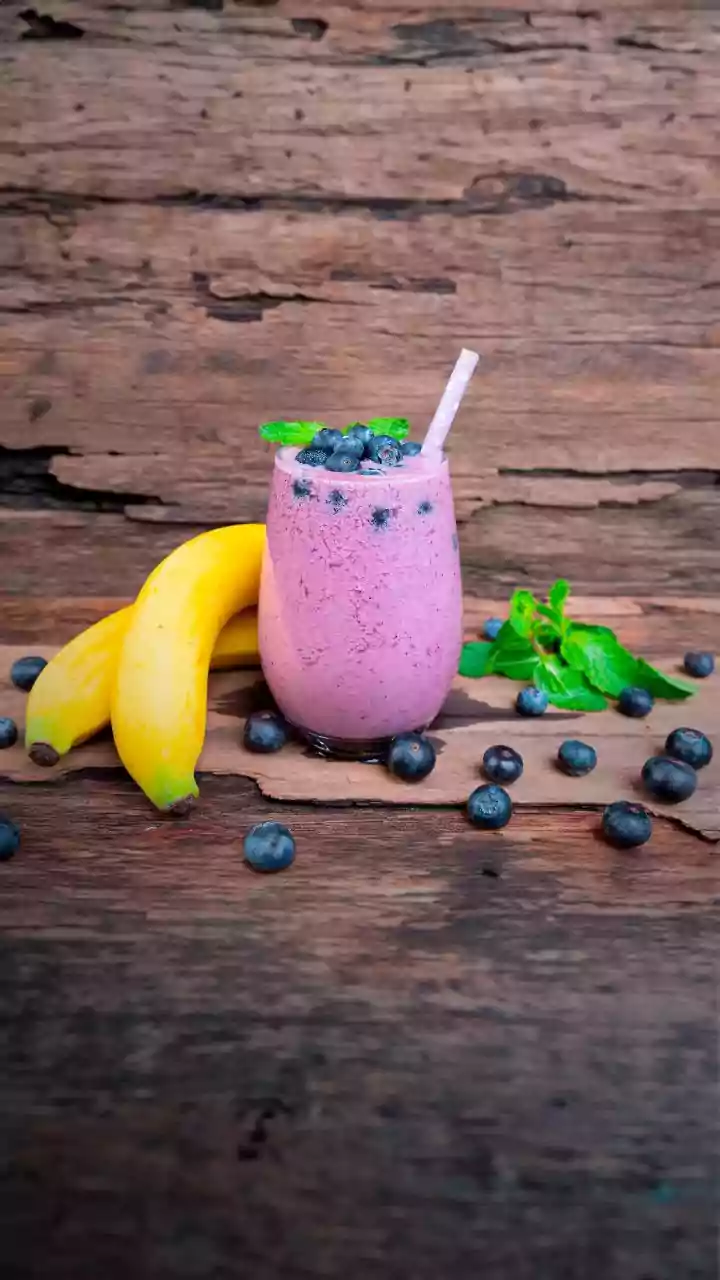 Sydney Sweeney's Smoothie Features Blueberries, Acai, Banana and Coconut