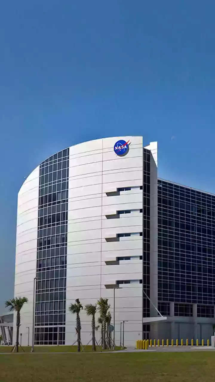 Deep Space Laser Communication Breakthrough Transmits High Definition Video Fast