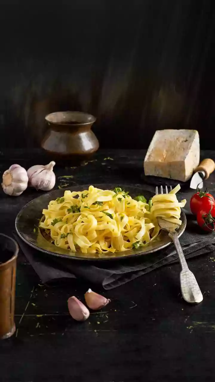 Craving Comfort Food: Try Making Creamy Garlic Lemon Pasta At Home Tonight