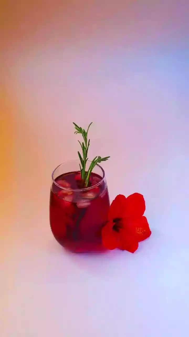 5 traditional drinks made with hibiscus