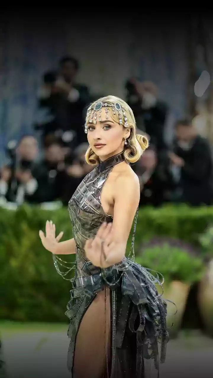 O look de Sabrina Carpenter no Met Gala esconde um detalhe genial