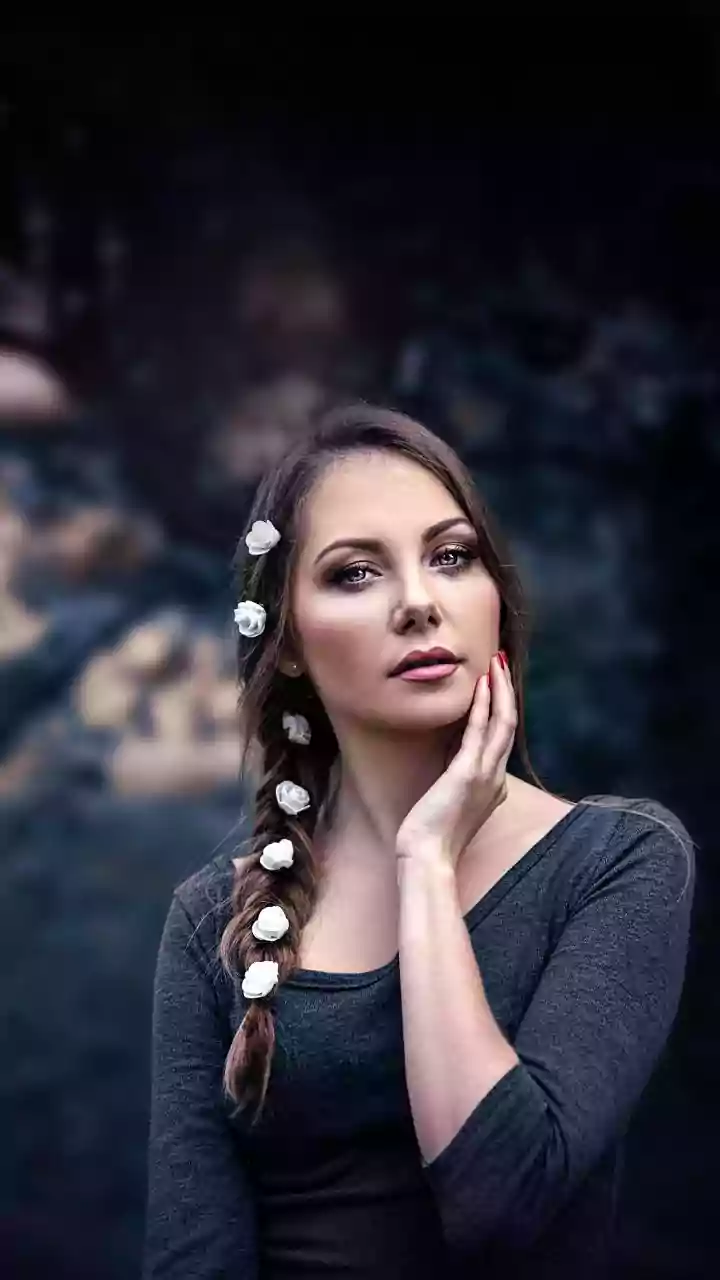 How to Adapt Pencil Hairstyles for Thick or Fine Hair