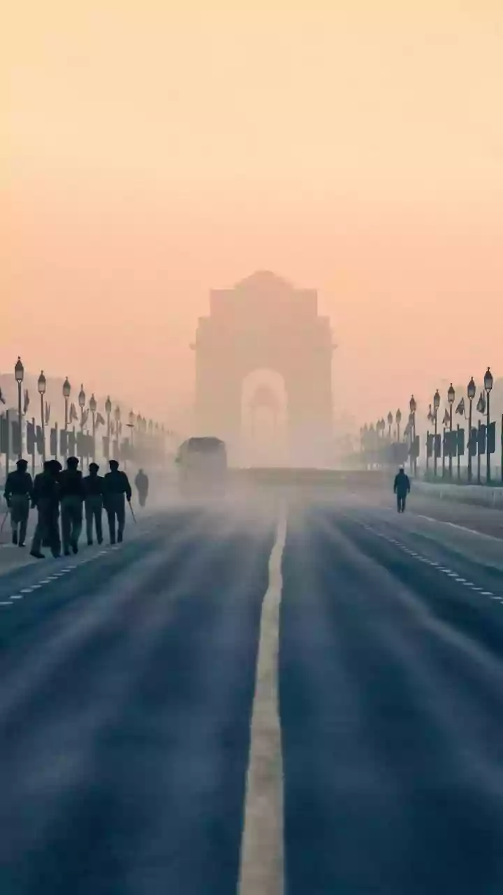 'Santa behosh ho gaye': AAP's skit mocks BJP over pollution