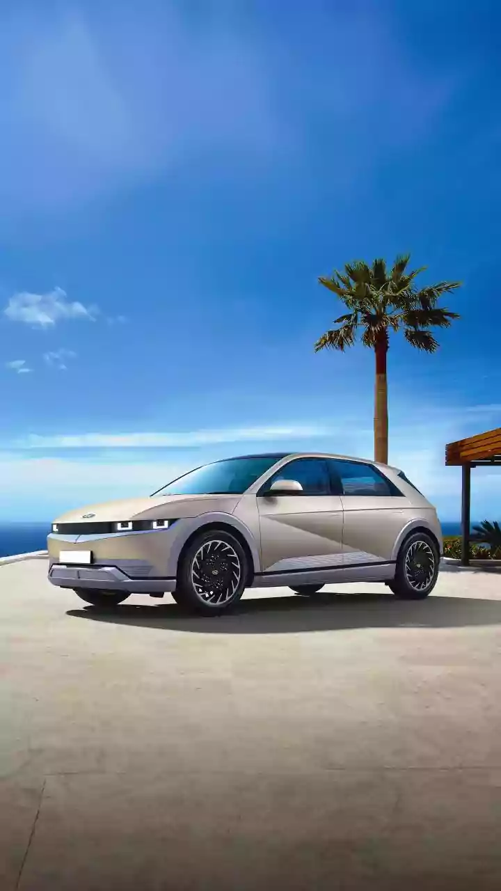 Revolutionary EVs: Affordable Luxury and Advanced Tech Redefining Electric Mobility
