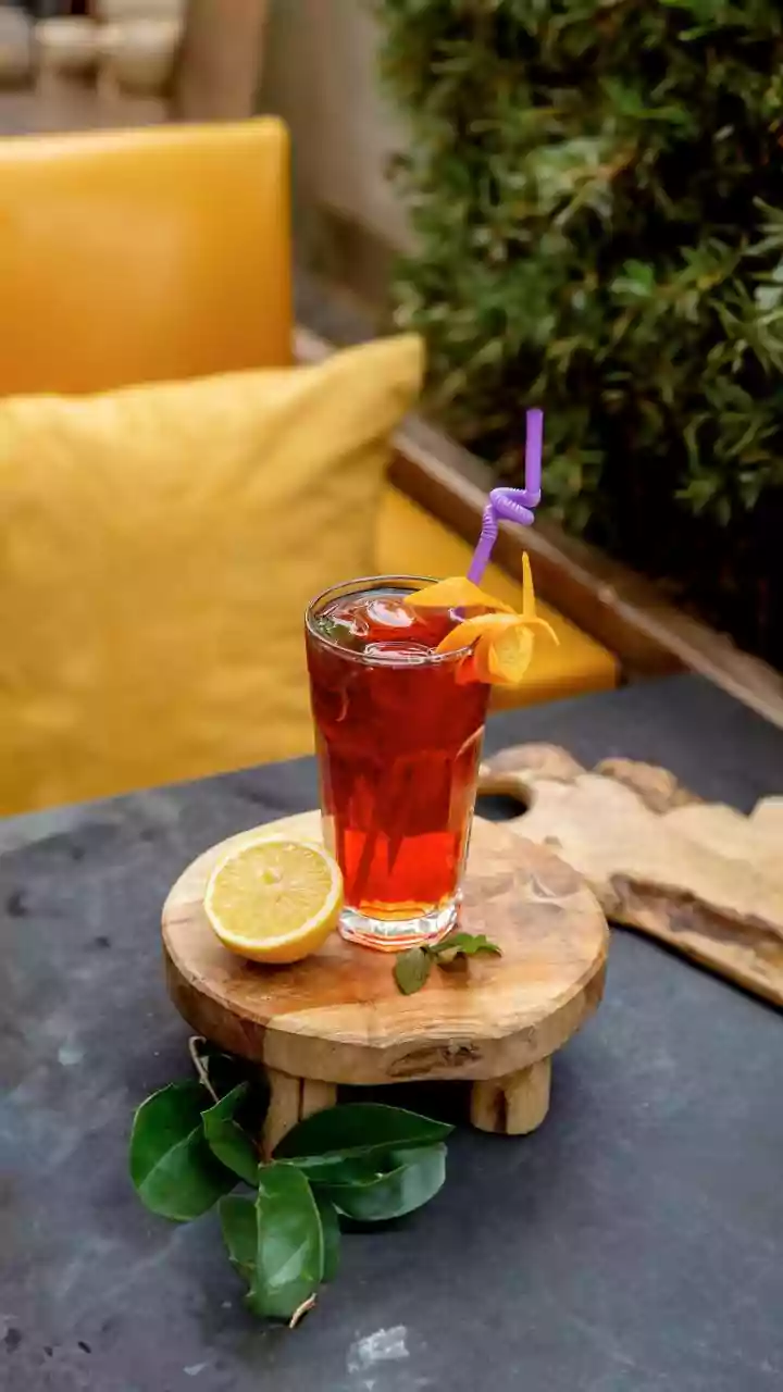 Indigenous Botanicals Like Vetiver And Hibiscus Replace Artificial Iced Tea Syrups