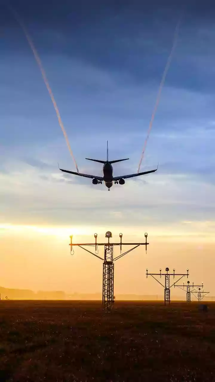 What Pilots Monitor When A Passenger Plane Faces A Serious Cockpit Disruption