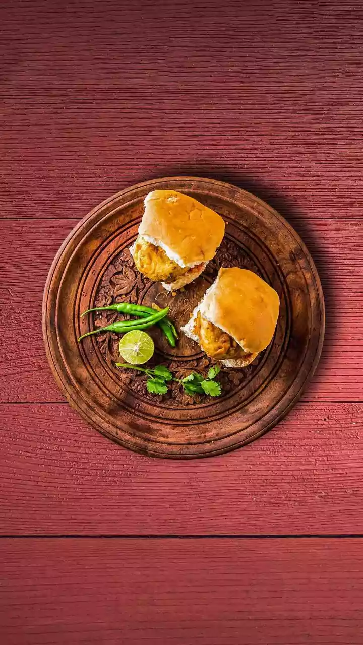 Why Local Monsoon Street Foods Are Becoming Viral Hits Among Young Indian Content Creators
