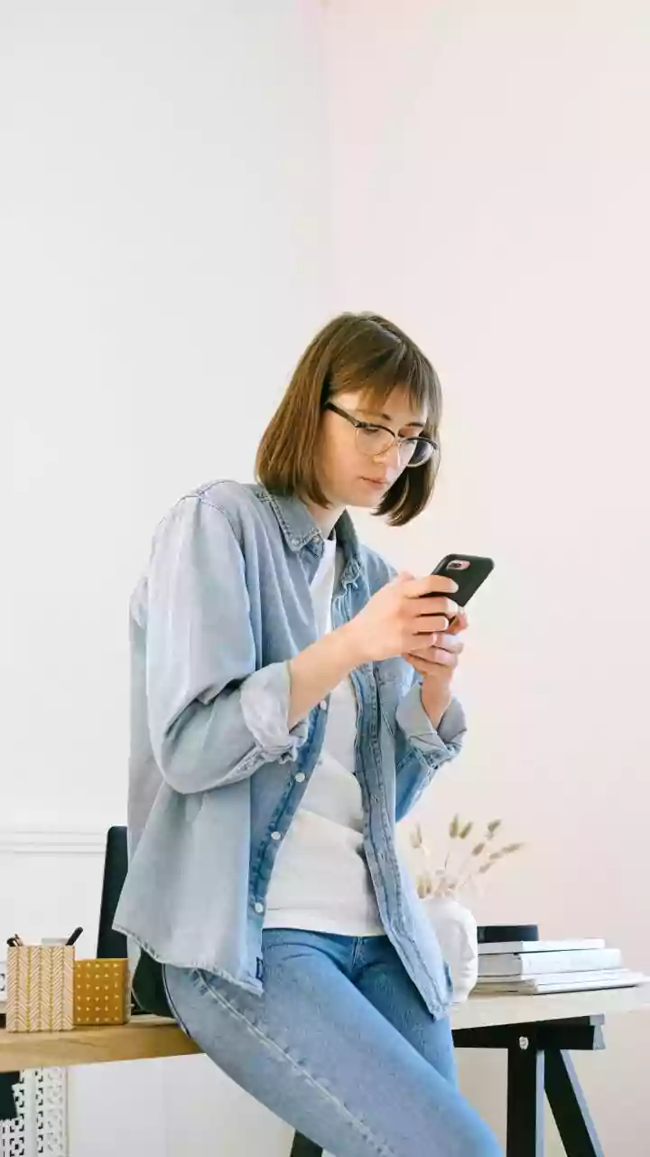 Turn off Non-Essential Alerts to Make News Checking Less Automatic