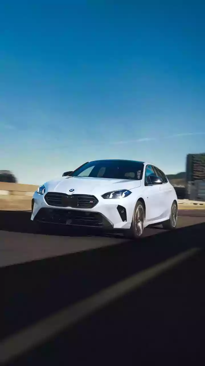 BMW M135 é a melhor resposta ao Golf GTI e um respiro entre tantos SUVs