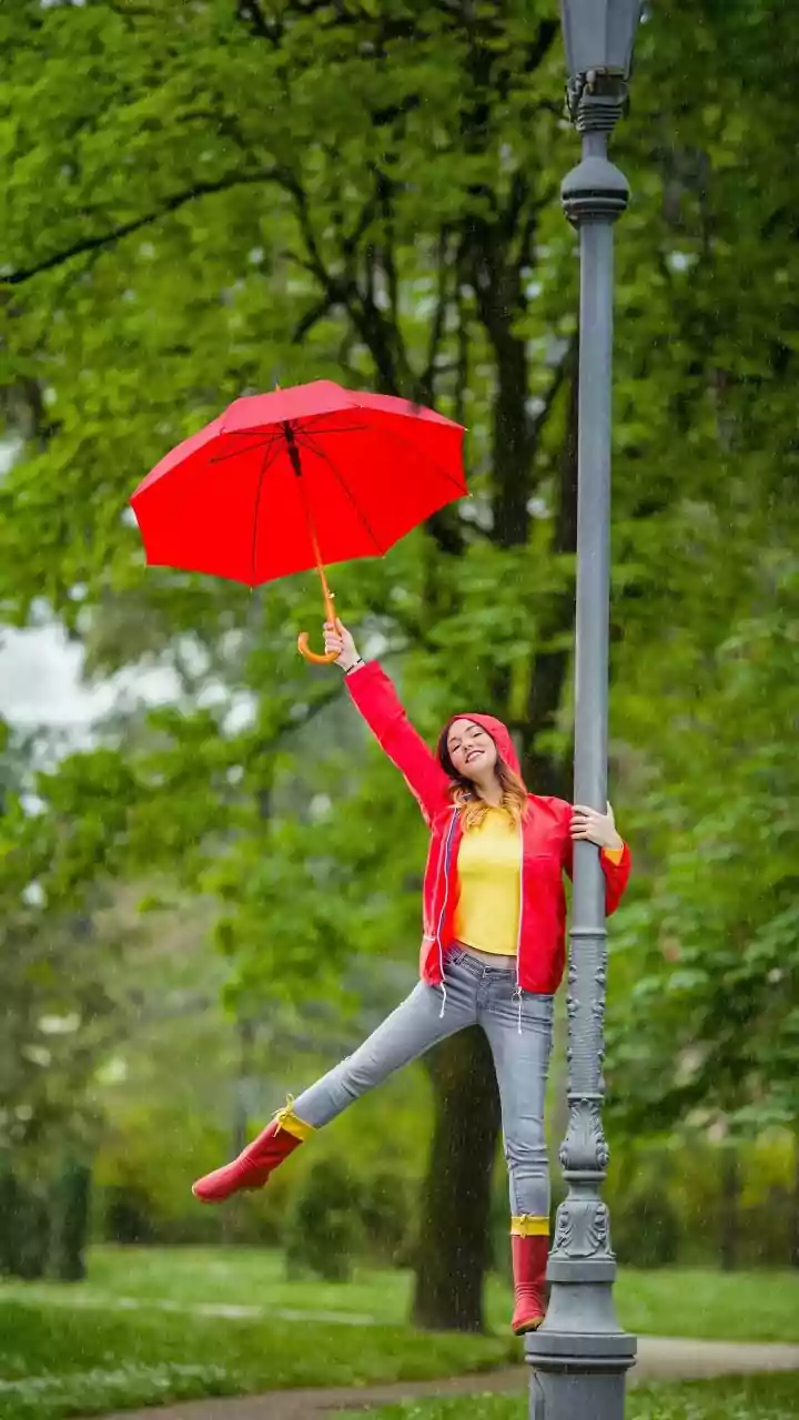 A Closer Look at Comfort and Grip in Everyday Rainwear in the 2026 Monsoon-Footwear Shift