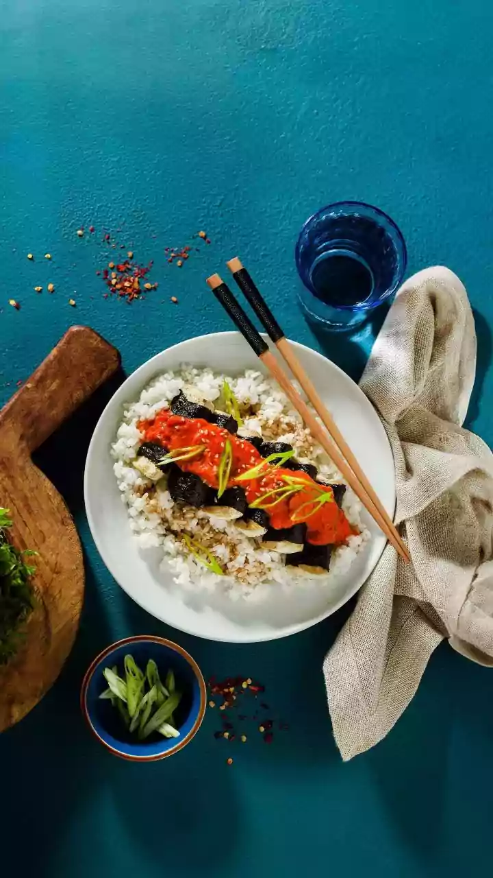 Culinary Adventures & Literary Escapes: Your Weekend Guide to Deliciousness and Discovery