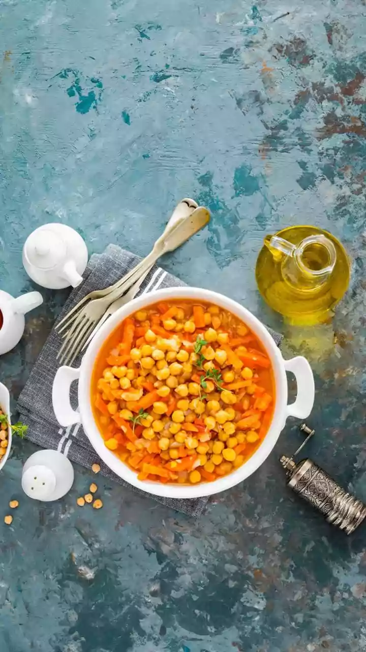 Making The Most Of Chickpeas And Artichokes: Turning Canned Chickpeas into a Filling Main Dish