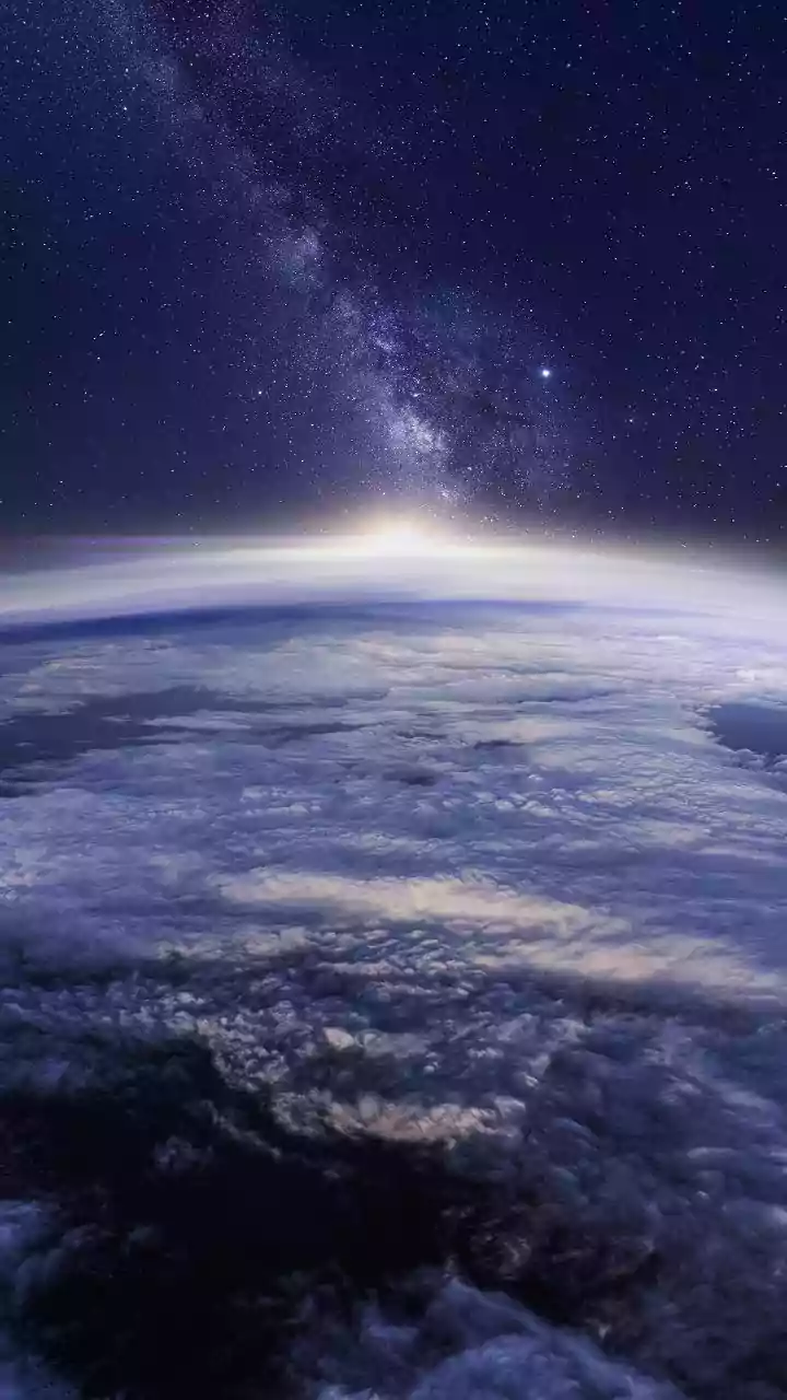 NASA astronaut Pettit posts space photo of Milky Way Venus
