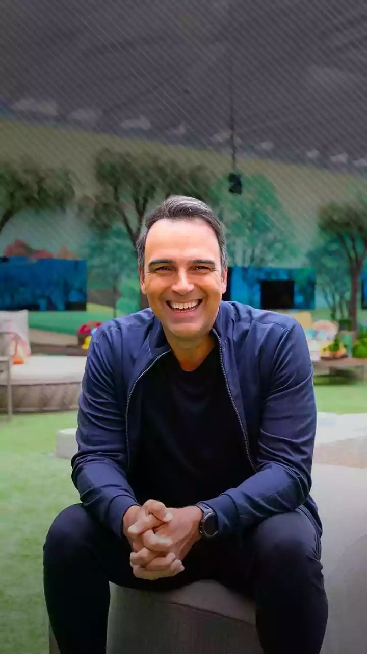 Após o BBB, Tadeu Schmidt aproveita férias esposa