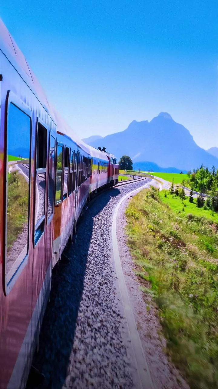 5 Enchanting Train Journeys in India: Slow Travel Bliss