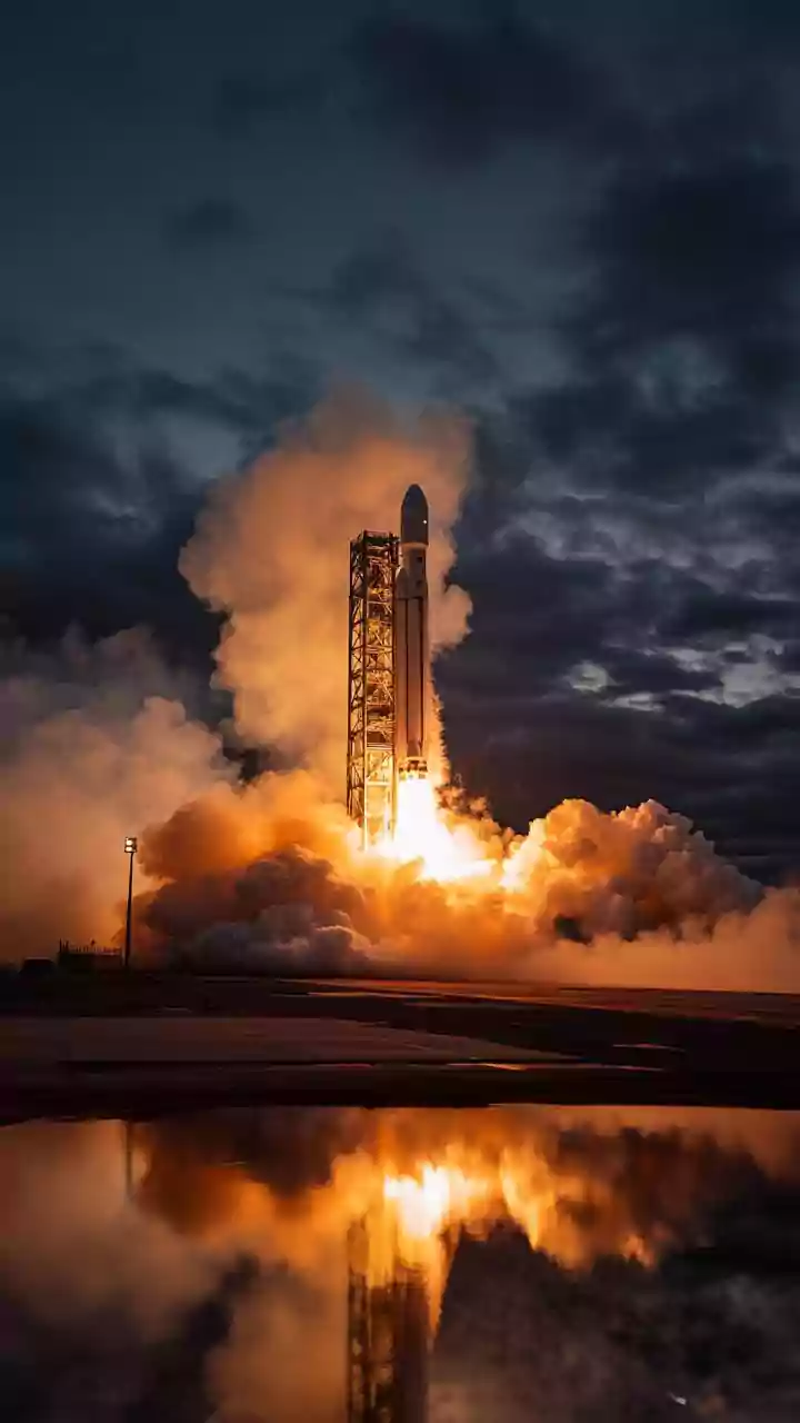 SpaceX scrubs Falcon Heavy ViaSat-3 F3 at Kennedy Space Center