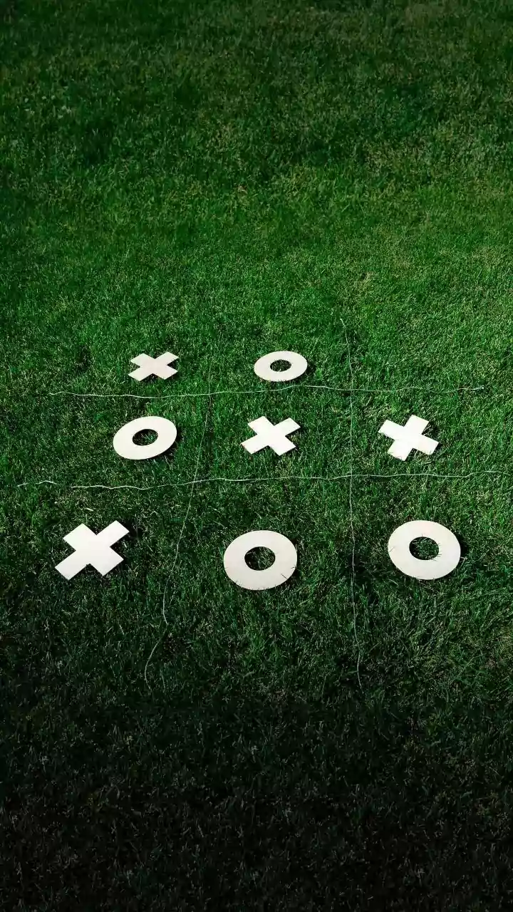 Evening air, calmer homes – routines shift outdoors